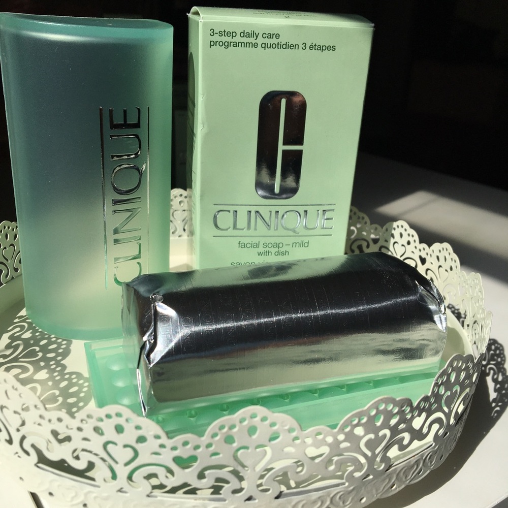 Clinique Mild Facial Soap with Dish